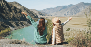 women traveling during the spring